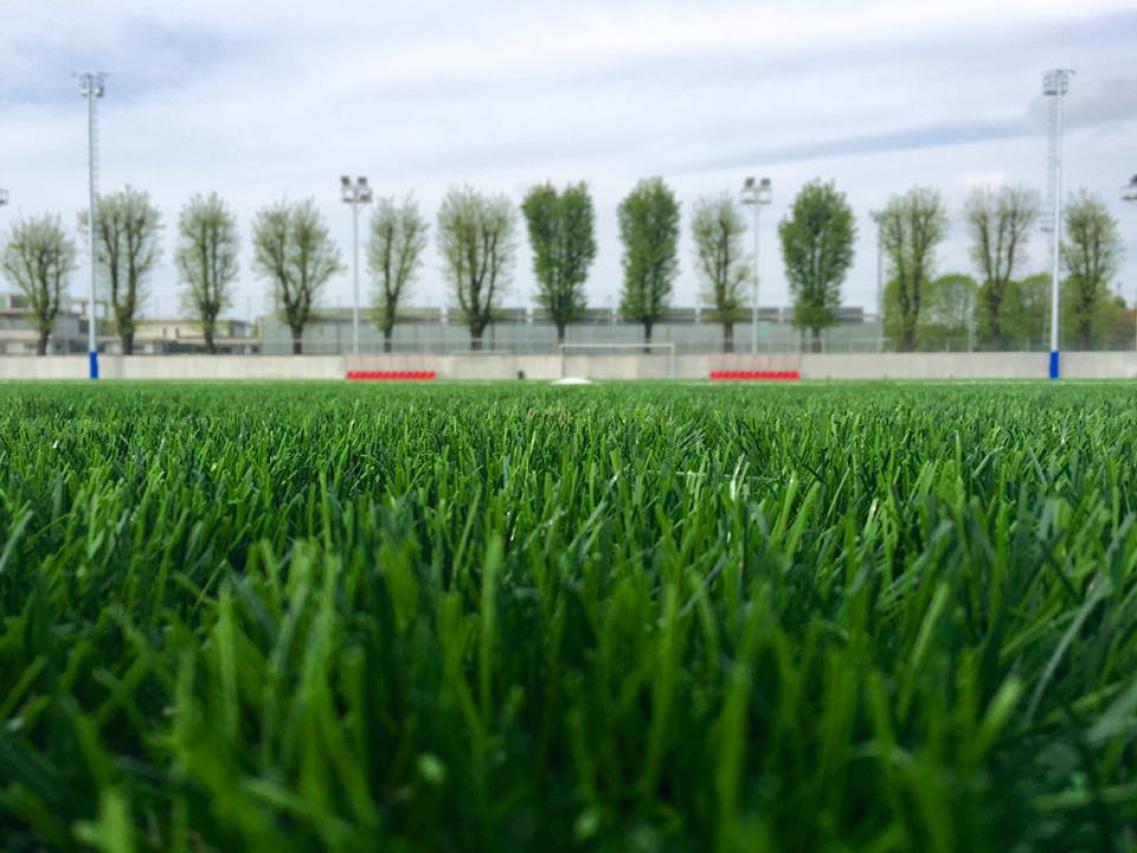 brescia-palazzolo-sull-oglio-allo-stadio-comunale-cresciuta-l-erba-sintetica_14