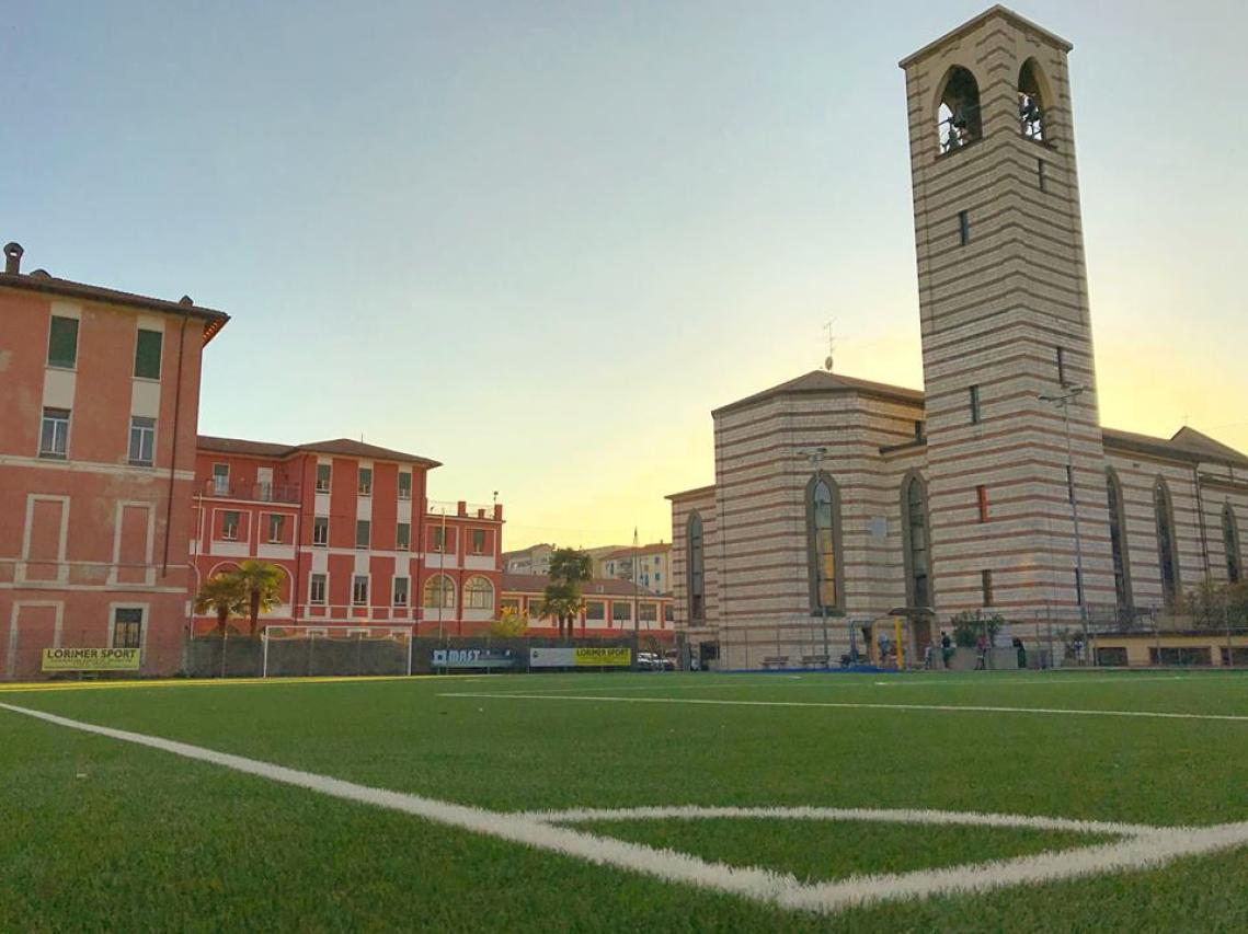 il-nuovo-campo-in-erba-sintetica-realizzato-mast-sport-a-brescia-per-la-parrocchia-di-santa-maria-vittoria_04