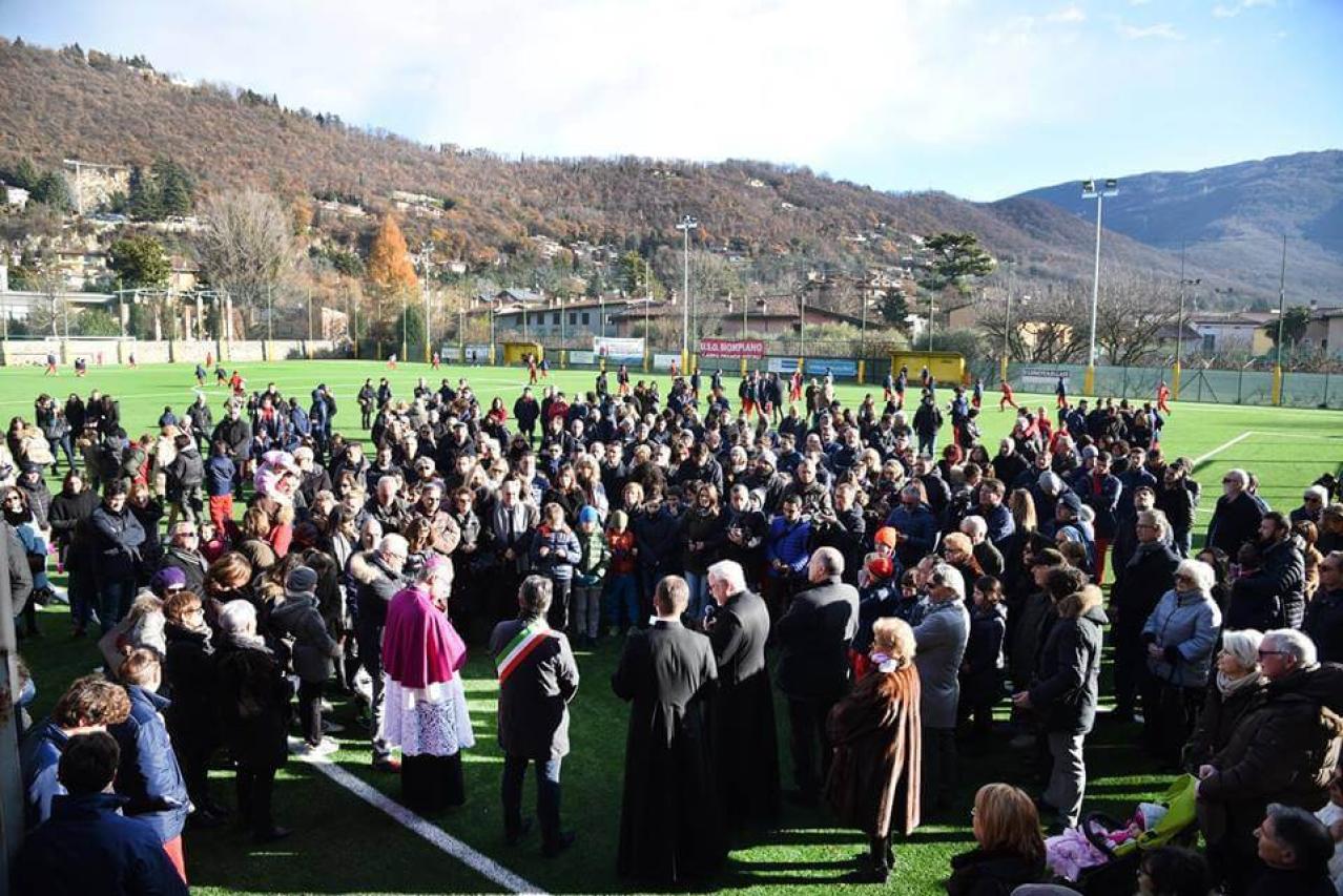 l-inaugurazione-del-nuovo-campo-all-oratorio-della-parrocchia-san-gaudenzio-a-mompiano-brescia_02