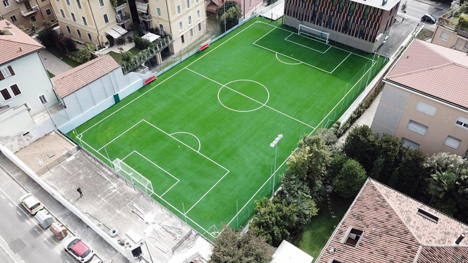 -brescia-via-benacense-le-immagini-dall-alto-dei-lavori-di-riqualificazione-del-campo-calcio-conclusi-recentemente-mast-sport_01