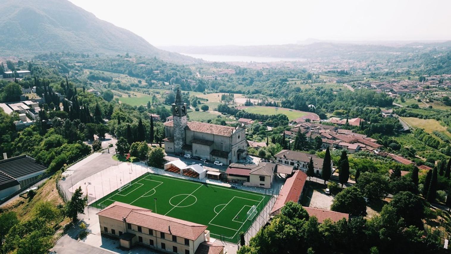 un-piccolo-gioiello-il-nuovo-campo-di-roé-vociano-donato-dalla-famiglia-niboli_05